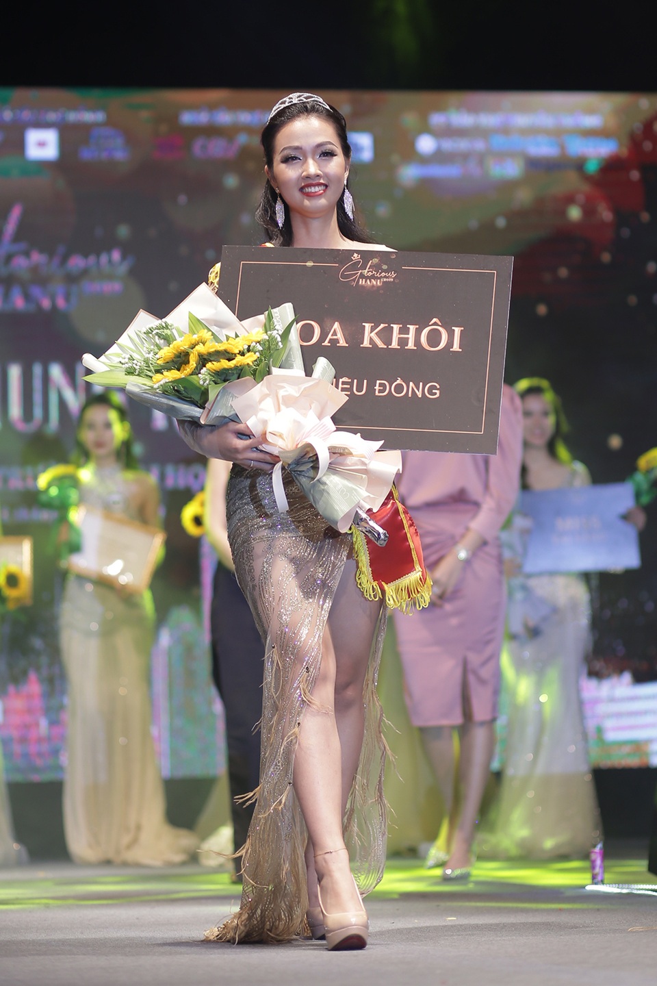 Nữ sinh năm thứ nhất đăng quang Hoa khôi ĐH Hà Nội 2019 - 7 Nữ sinh năm thứ nhất đăng quang Hoa khôi ĐH Hà Nội 2019 - 7