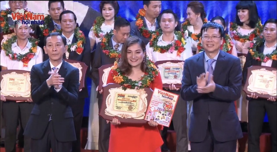 Bà mẹ đơn thân gạt nước mắt trở thành “Doanh nhân gương sáng” - 1 Bà mẹ đơn thân gạt nước mắt trở thành “Doanh nhân gương sáng” - 1