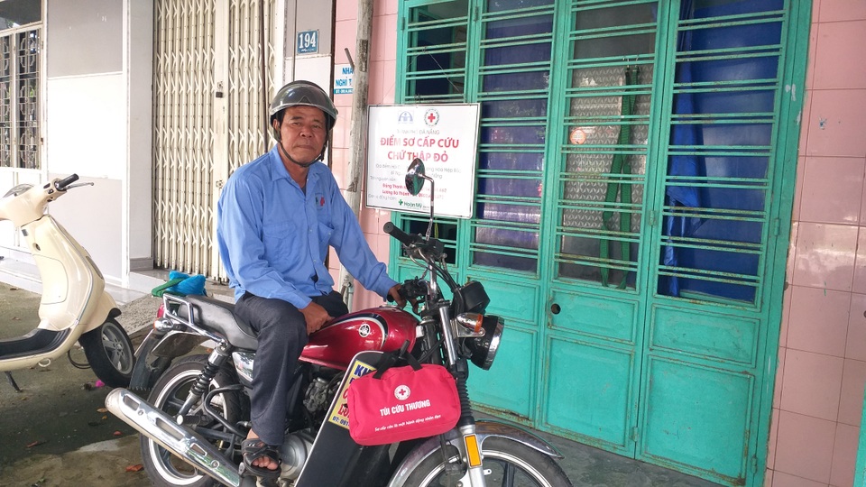 Đội xe ôm cứu thương dưới chân đèo Hải Vân - 4 Đội xe ôm cứu thương dưới chân đèo Hải Vân - 4