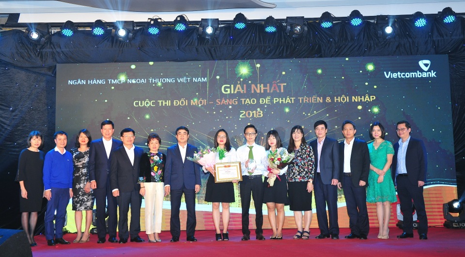 Đảng bộ Vietcombank đẩy mạnh nghiên cứu khoa học, đổi mới và sáng tạo để nâng cao hiệu quả hoạt động - 1 Đảng bộ Vietcombank đẩy mạnh nghiên cứu khoa học, đổi mới và sáng tạo để nâng cao hiệu quả hoạt động - 1