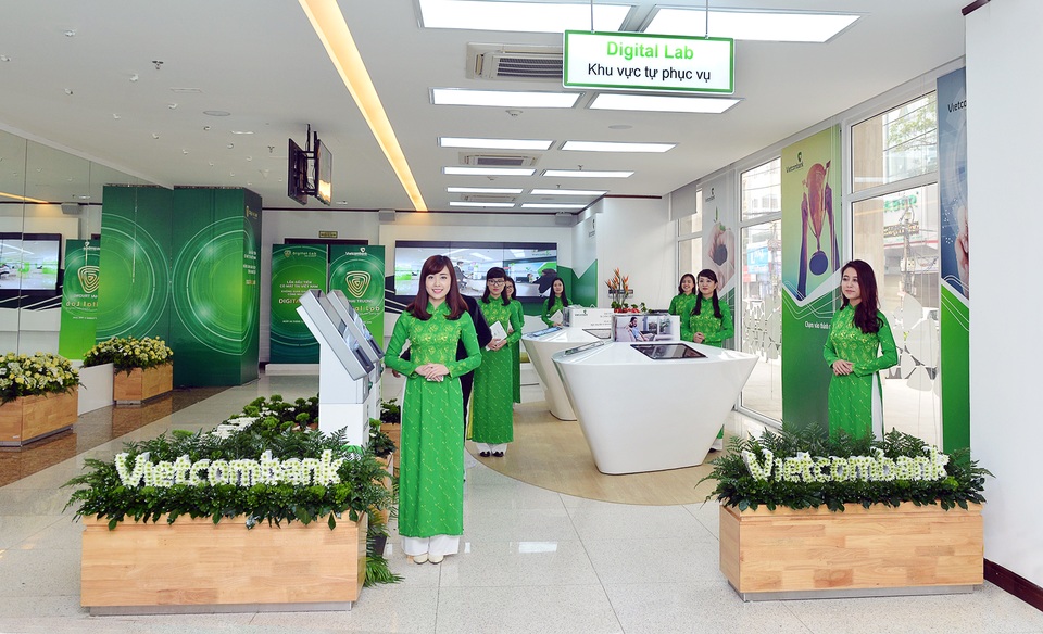 Đảng bộ Vietcombank đẩy mạnh nghiên cứu khoa học, đổi mới và sáng tạo để nâng cao hiệu quả hoạt động - 2 Đảng bộ Vietcombank đẩy mạnh nghiên cứu khoa học, đổi mới và sáng tạo để nâng cao hiệu quả hoạt động - 2
