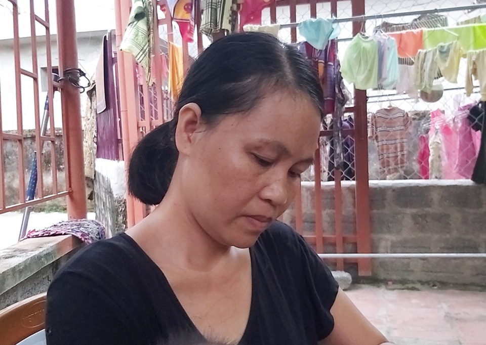 Xót thương người đàn ông từng bị lũ cuốn nhiều đêm khóc vật vã bên mộ con - 4 Xót thương người đàn ông từng bị lũ cuốn nhiều đêm khóc vật vã bên mộ con - 4