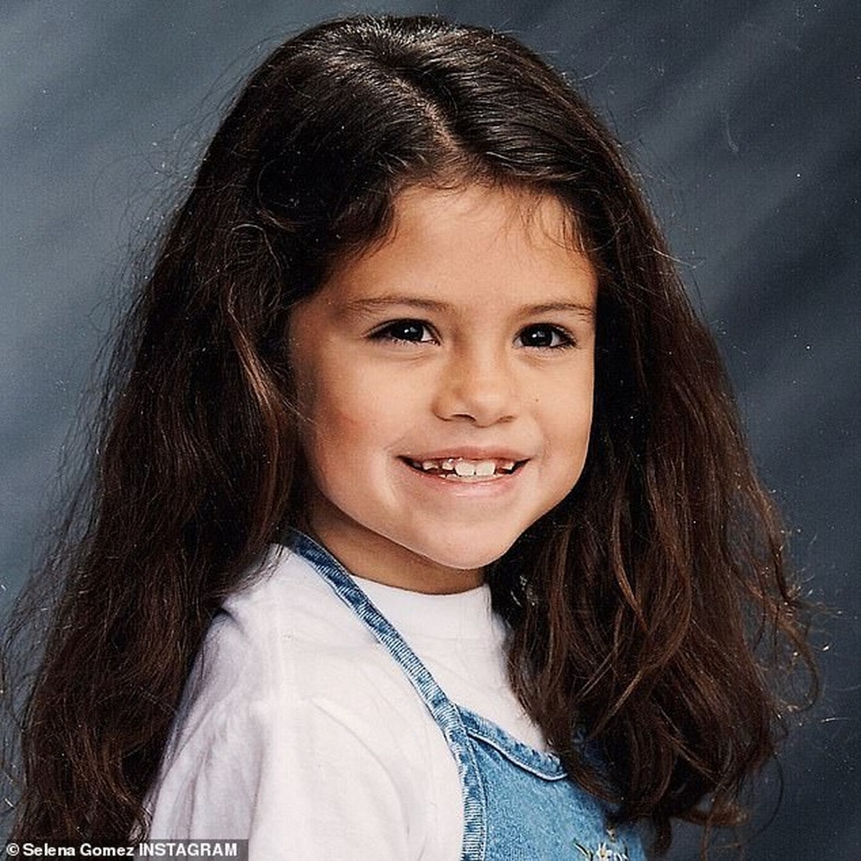 “Lịm tim” với ảnh thời thơ ấu xinh xắn của nữ ca sĩ Selena Gomez - 2 “Lịm tim” với ảnh thời thơ ấu xinh xắn của nữ ca sĩ Selena Gomez - 2