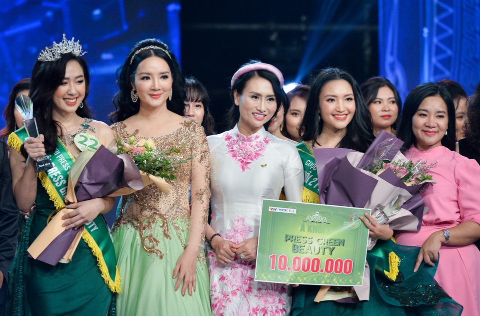 Phóng viên Dân trí đăng quang Á khôi 2 Press Green Beauty 2019 - 2 Phóng viên Dân trí đăng quang Á khôi 2 Press Green Beauty 2019 - 2
