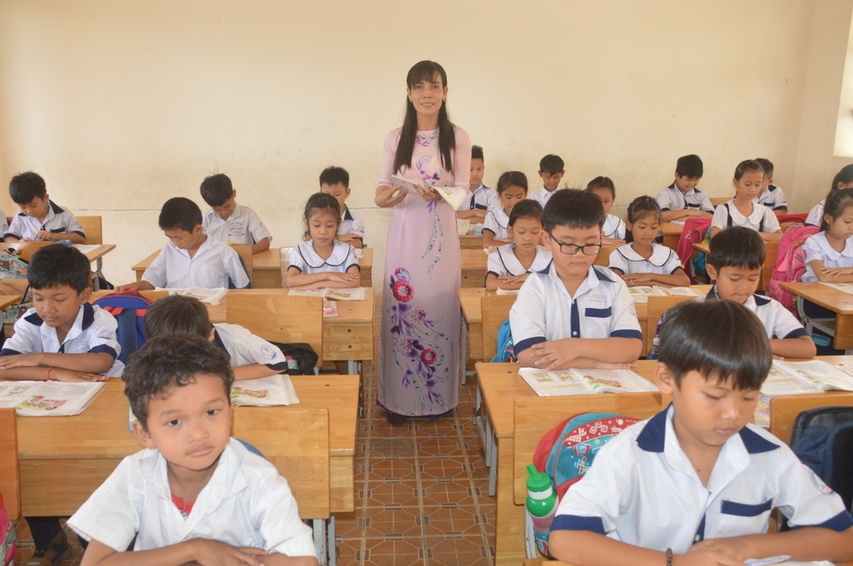 Những nữ giáo viên hết lòng với nghề - 1 Những nữ giáo viên hết lòng với nghề - 1