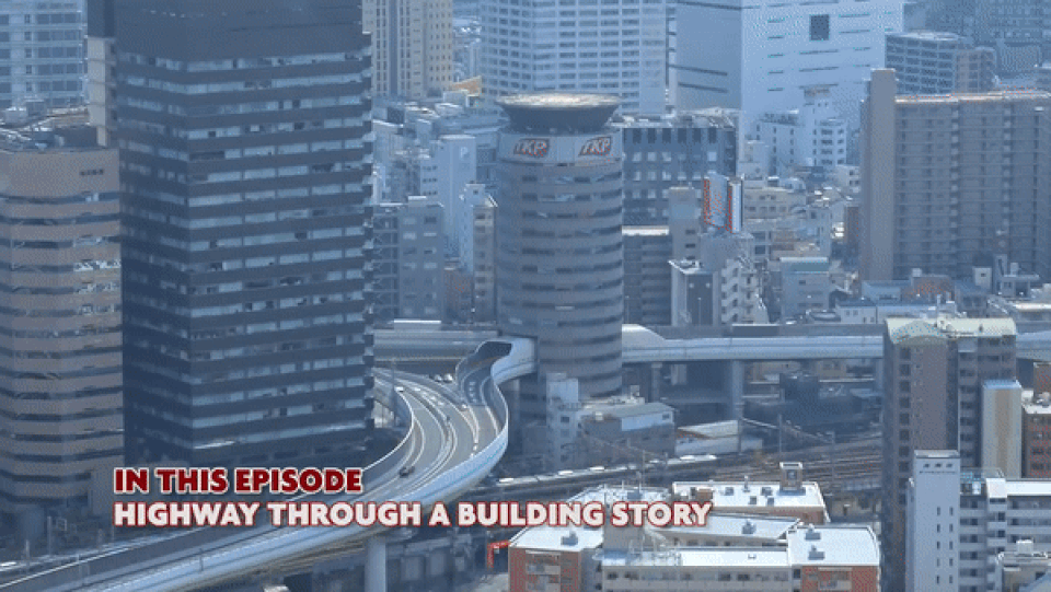 Độc lạ: Tuyến đường sắt, đường cao tốc chạy xuyên thủng qua tòa nhà - 4