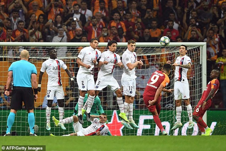 Real Madrid trước viễn cảnh bị loại sớm ở Champions League - 3