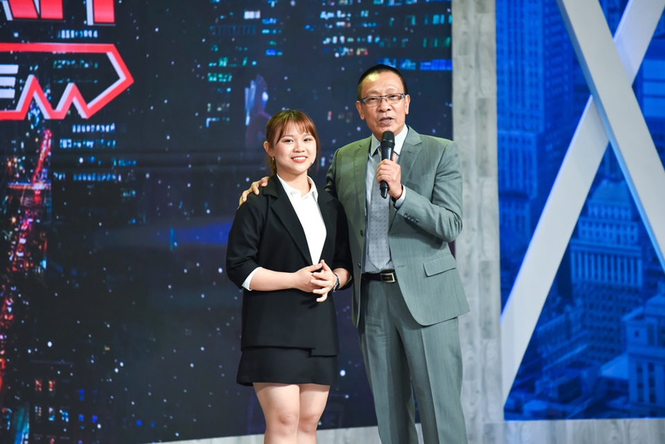 MC Lại Văn Sâm khuyến khích các bạn trẻ hãy tự tin, dám nghĩ - dám làm - 3 MC Lại Văn Sâm khuyến khích các bạn trẻ hãy tự tin, dám nghĩ - dám làm - 3