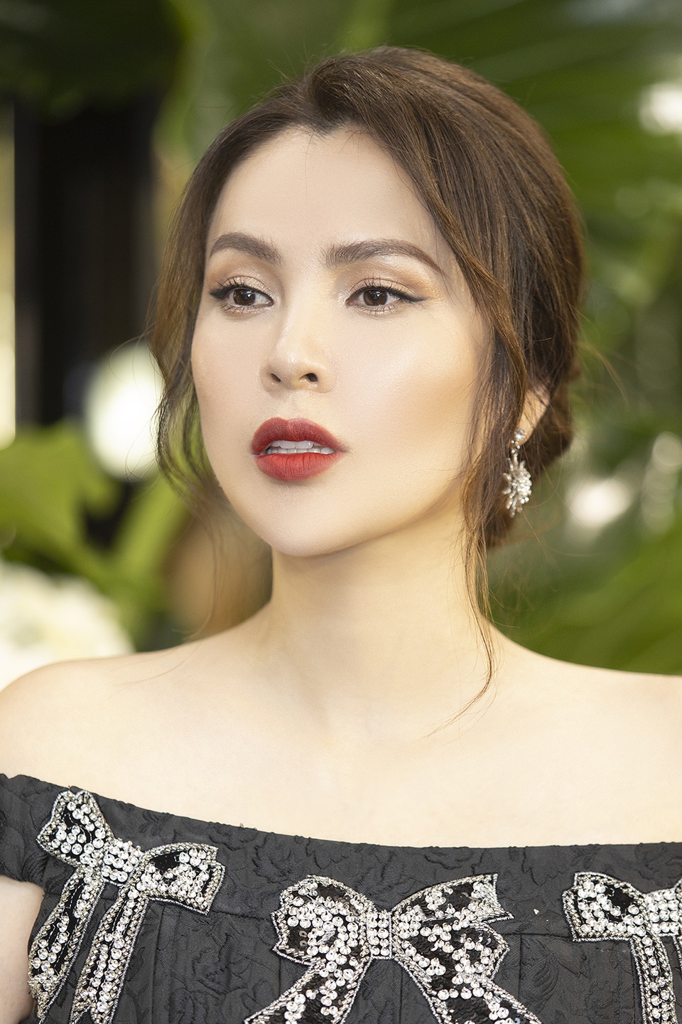Hoa hậu Phương Lê chi tiền tỷ tự mua quà 20/10 - 5 Hoa hậu Phương Lê chi tiền tỷ tự mua quà 20/10 - 5