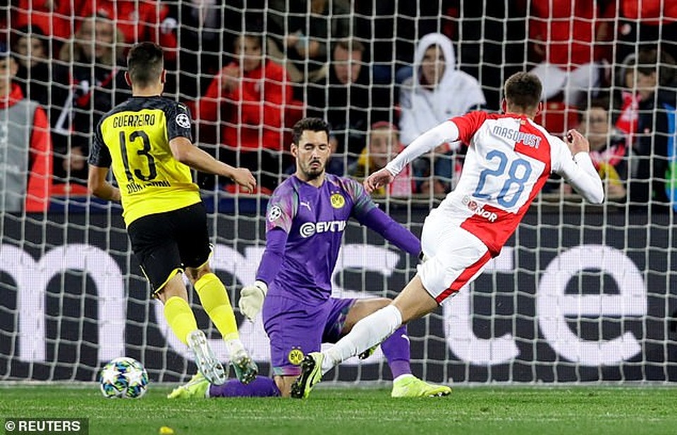 Barcelona tăng tốc trong cuộc đua ngôi đầu bảng với Dortmund - 3 Barcelona tăng tốc trong cuộc đua ngôi đầu bảng với Dortmund - 3