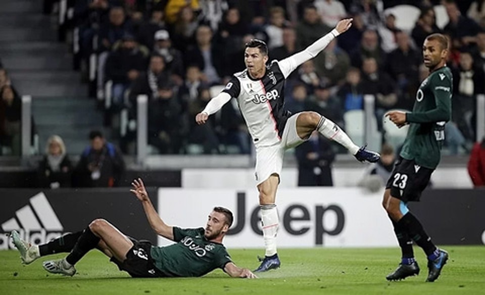 Ronaldo tiếp tục tỏa sáng, Juventus xây chắc ngôi đầu - 1 Ronaldo tiếp tục tỏa sáng, Juventus xây chắc ngôi đầu - 1