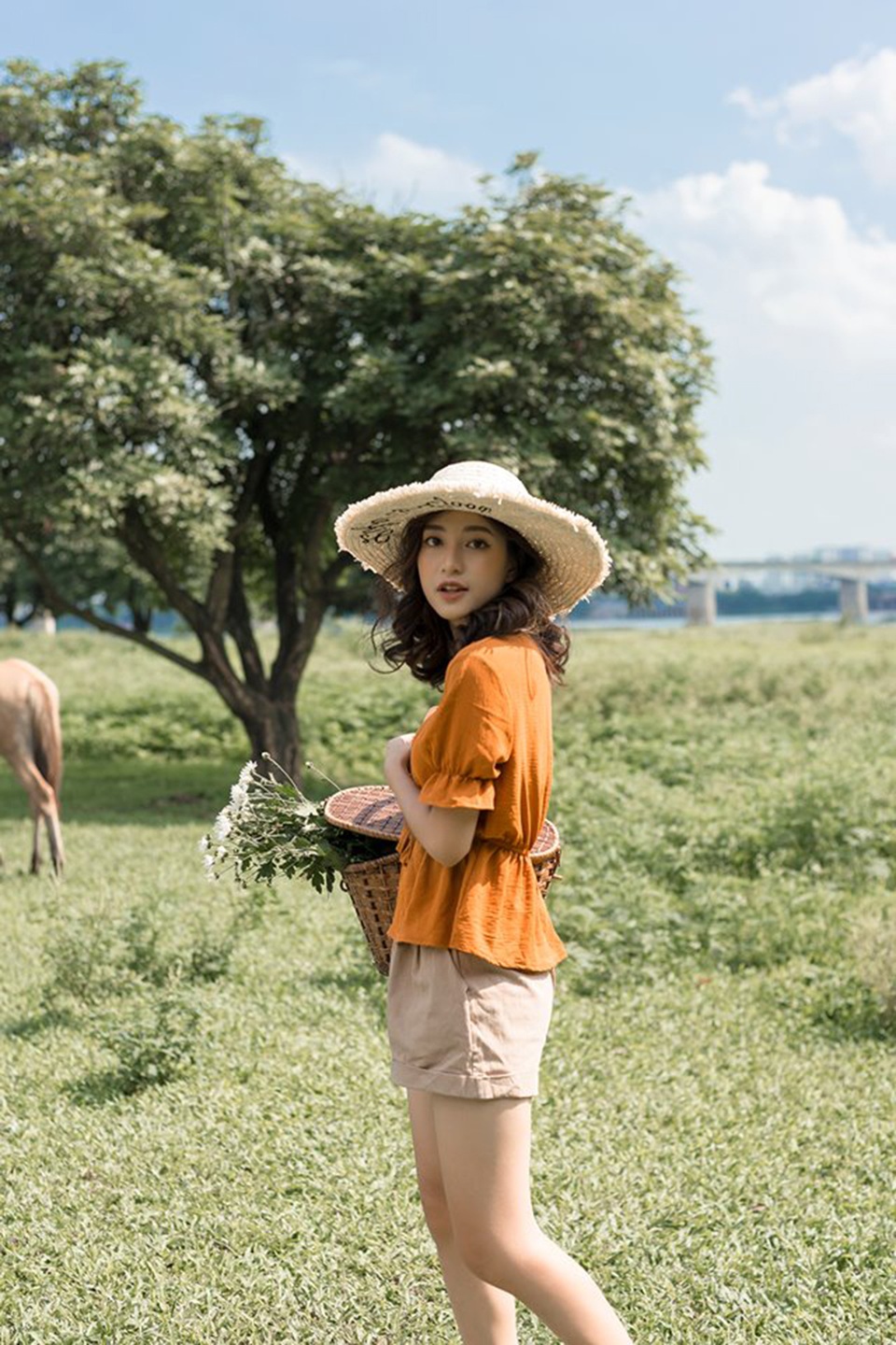 Vẻ đẹp dễ thương của nàng thơ phố núi - 4 Vẻ đẹp dễ thương của nàng thơ phố núi - 4