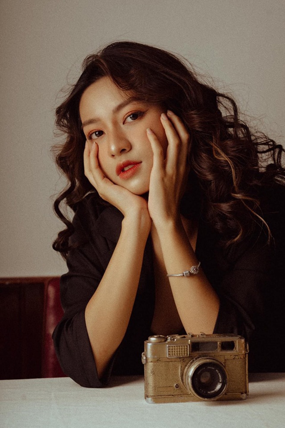 Vẻ đẹp dễ thương của nàng thơ phố núi - 7 Vẻ đẹp dễ thương của nàng thơ phố núi - 7