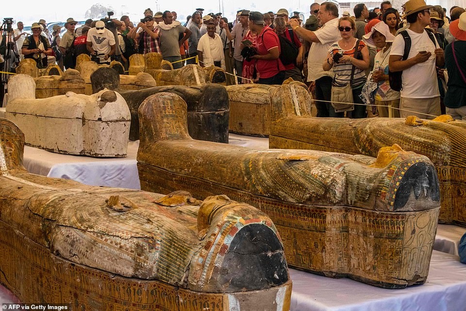 Ai Cập công bố 30 quan tài chứa xác ướp 3.000 năm tuổi - 1 Ai Cập công bố 30 quan tài chứa xác ướp 3.000 năm tuổi - 1