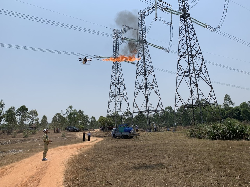 EVNNPT và mục tiêu top 10” châu Á về lĩnh vực truyền tải điện - 4 EVNNPT và mục tiêu top 10” châu Á về lĩnh vực truyền tải điện - 4