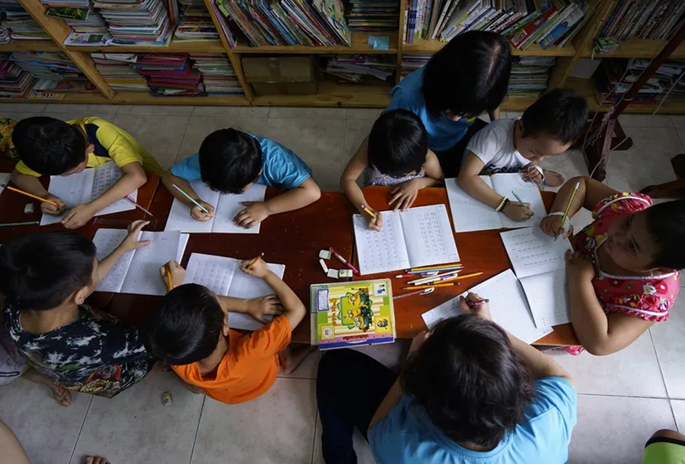 Niềm vui và nỗi day dứt của cô giáo ở lớp học “trò qua đời, cô vẫn phải mỉm cười” - 4 Niềm vui và nỗi day dứt của cô giáo ở lớp học “trò qua đời, cô vẫn phải mỉm cười” - 4