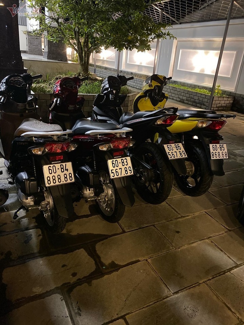 Đại gia bất động sản Đồng Nai chi hàng tỷ đồng săn xe biển đẹp - 2 Đại gia bất động sản Đồng Nai chi hàng tỷ đồng săn xe biển đẹp - 2