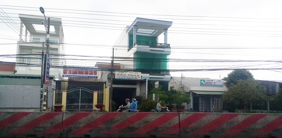 Điều chuyển công tác Trung tá công an chặn đường xô xát phụ nữ vì tiền cò đất - 1