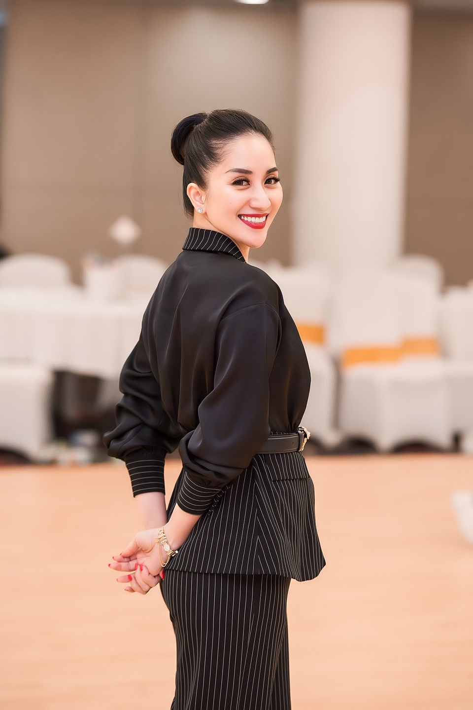 Khánh Thi thấy có lỗi vì không chu toàn được việc gia đình - 6 Khánh Thi thấy có lỗi vì không chu toàn được việc gia đình - 6