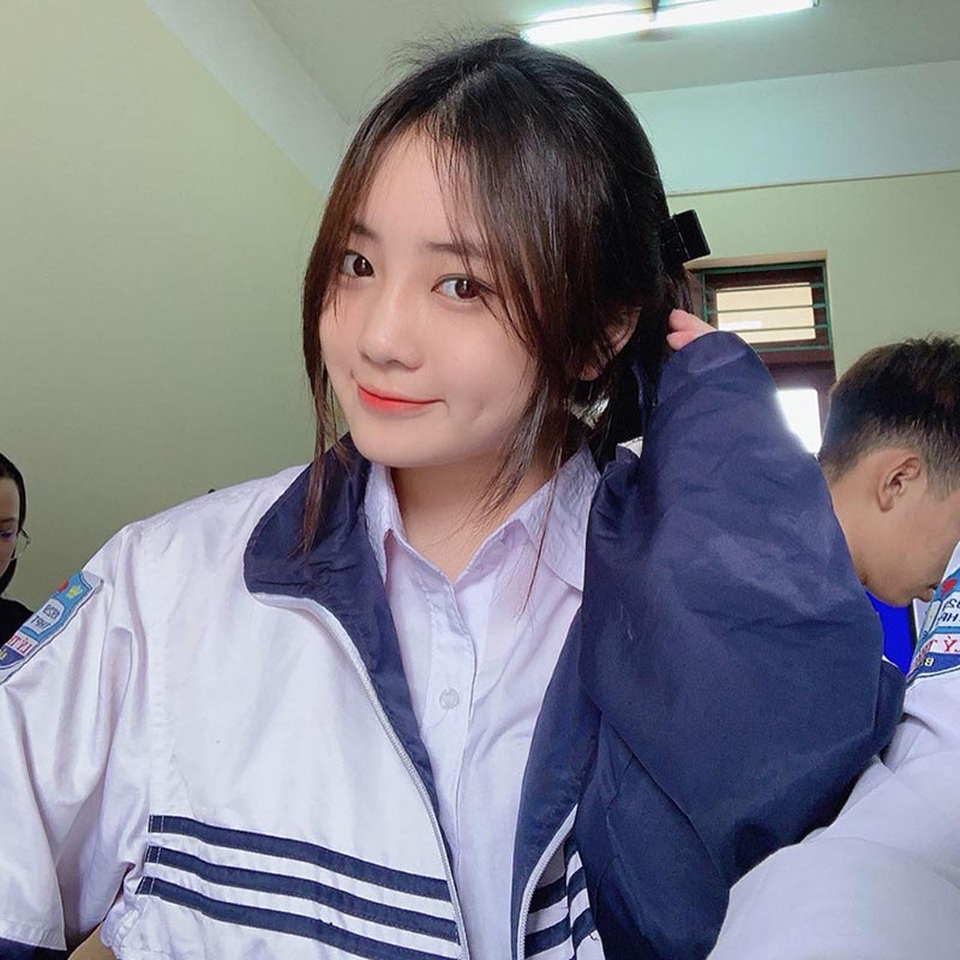 Nữ sinh Bắc Ninh mặc đồng phục hút ánh nhìn vì nhan sắc khả ái - 2 Nữ sinh Bắc Ninh mặc đồng phục hút ánh nhìn vì nhan sắc khả ái - 2