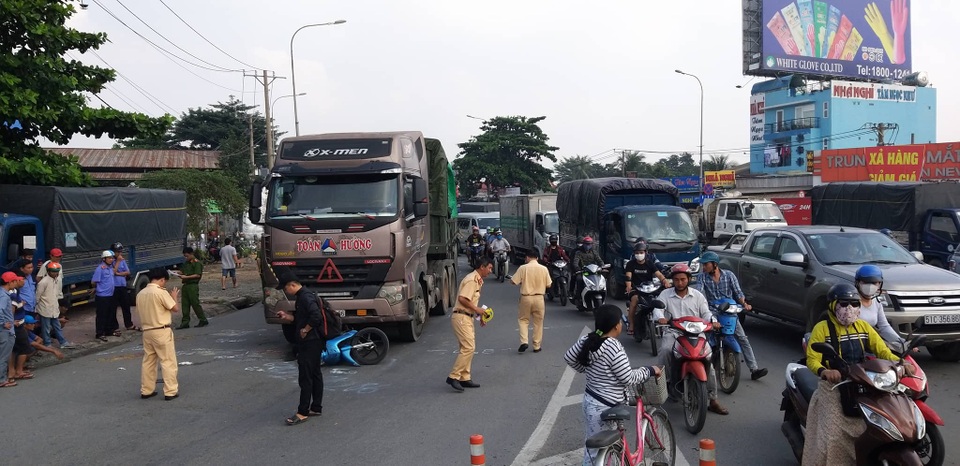 Báo động đỏ cứu bé gái trong vụ tai nạn mất cả cha và mẹ - 2 Báo động đỏ cứu bé gái trong vụ tai nạn mất cả cha và mẹ - 2