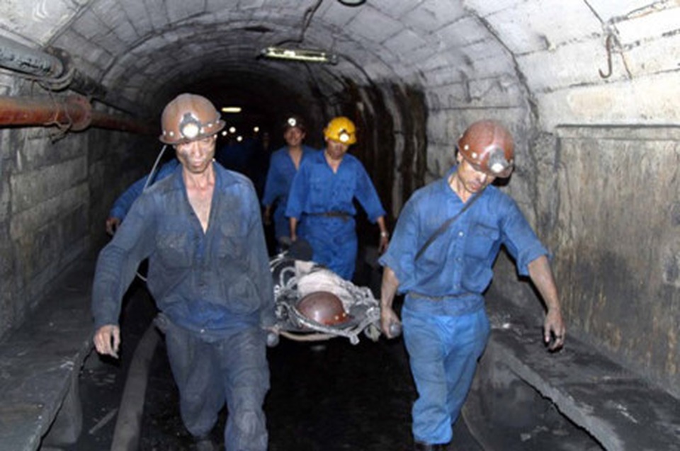 Một công nhân tử vong trong hầm lò, do bị đá văng trúng người - 1 Một công nhân tử vong trong hầm lò, do bị đá văng trúng người - 1