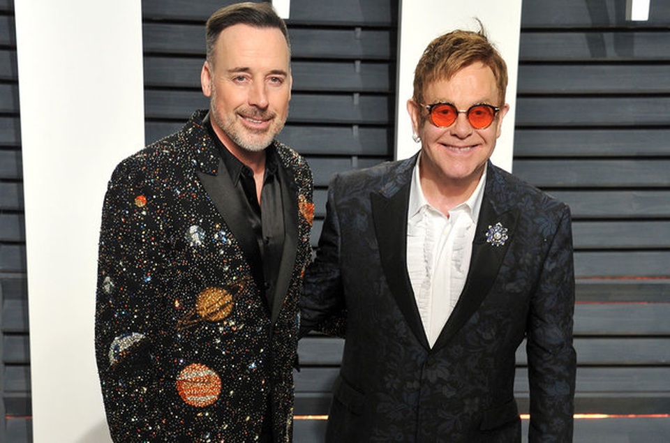 Bạn đời đồng giới của Elton John phải cai nghiện rượu vì quá cô đơn và áp lực - 1 Bạn đời đồng giới của Elton John phải cai nghiện rượu vì quá cô đơn và áp lực - 1
