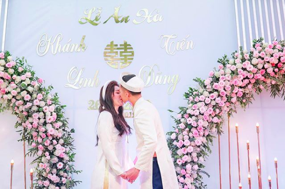 Hậu vệ Bùi Tiến Dũng hạnh phúc đón con gái đầu lòng chào đời - 2 Hậu vệ Bùi Tiến Dũng hạnh phúc đón con gái đầu lòng chào đời - 2