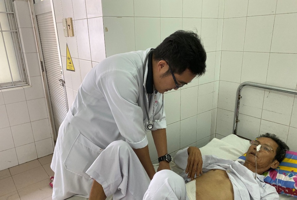 Cứu sống bệnh nhân bị xuất huyết không cần phẫu thuật - 1 Cứu sống bệnh nhân bị xuất huyết không cần phẫu thuật - 1