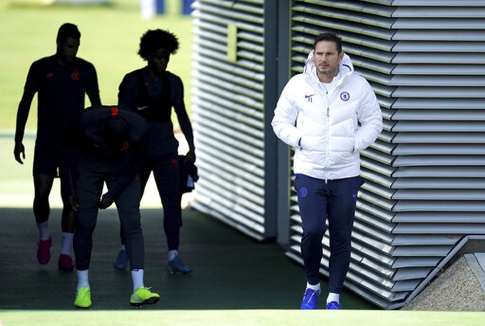 Kante, Barkley vắng mặt trong buổi tập của Chelsea tại Hà Lan - 2 Kante, Barkley vắng mặt trong buổi tập của Chelsea tại Hà Lan - 2