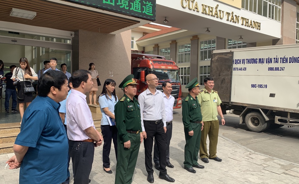 470 container ùn ứ: Trung Quốc thêm “khó tính”, nông sản Việt điêu đứng - 1 470 container ùn ứ: Trung Quốc thêm “khó tính”, nông sản Việt điêu đứng - 1
