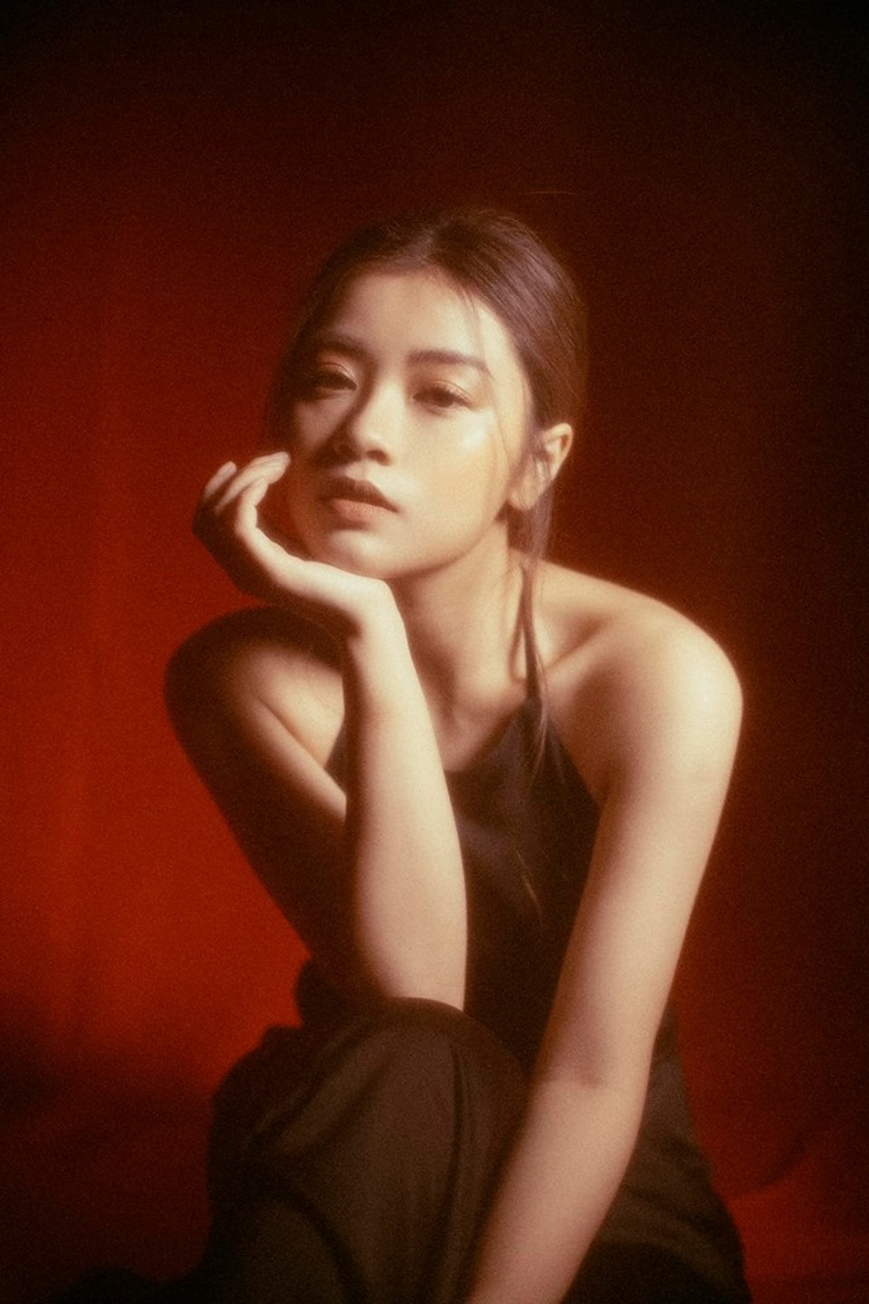 Hot girl Sao mai lại gây thương nhớ trong trang phục Đoàn viên - 5 Hot girl Sao mai lại gây thương nhớ trong trang phục Đoàn viên - 5