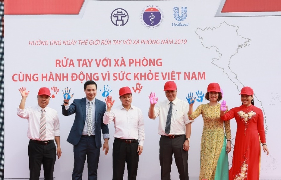 Vũ điệu này có gì đặc biệt mà đến 2.500 người cùng thích thú tham gia? - 2 Vũ điệu này có gì đặc biệt mà đến 2.500 người cùng thích thú tham gia? - 2