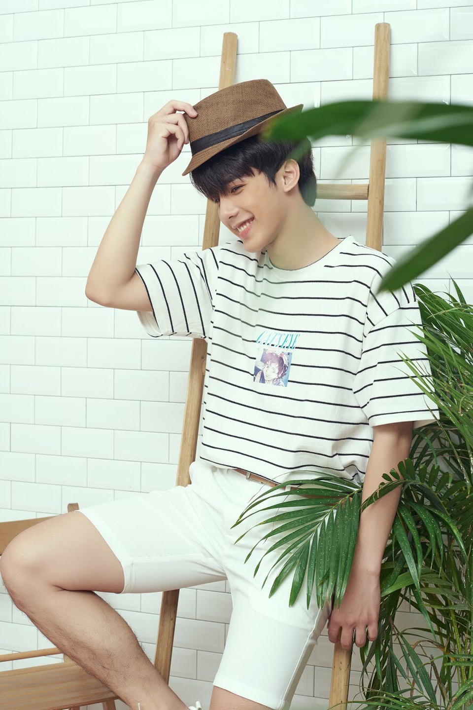 “Nam thần trường học” lại gây sốt với ảnh thẻ cực ấn tượng - 6 “Nam thần trường học” lại gây sốt với ảnh thẻ cực ấn tượng - 6