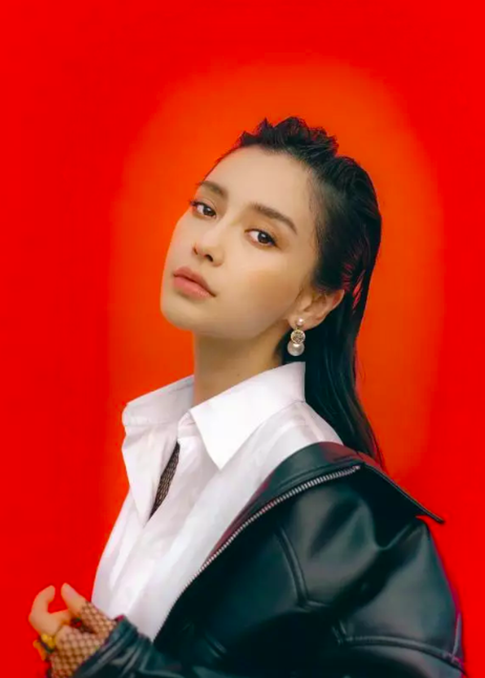 Angelababy tung ảnh cực “ngầu” sau khi bị chê làm MC dở - 9 Angelababy tung ảnh cực “ngầu” sau khi bị chê làm MC dở - 9