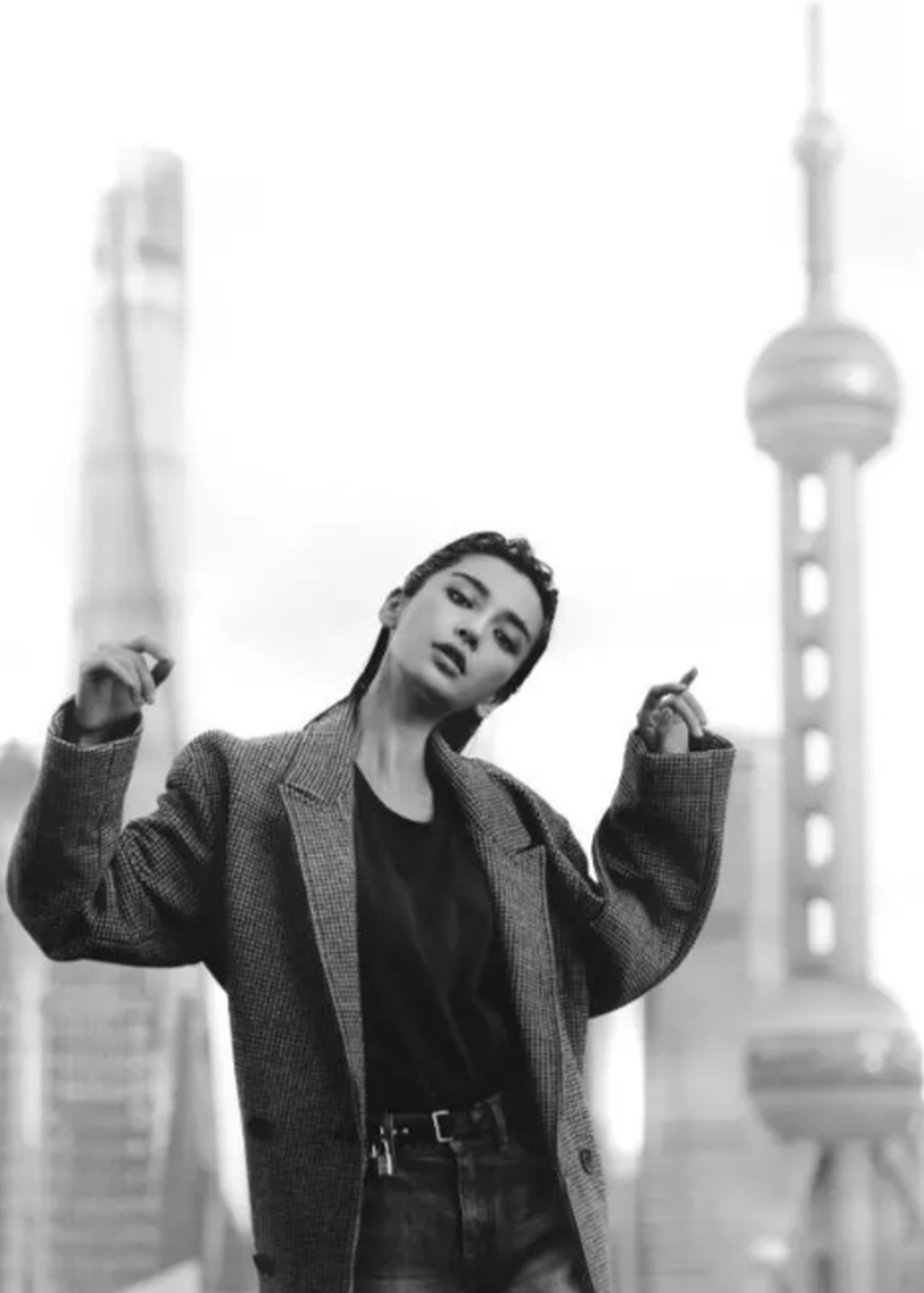 Angelababy tung ảnh cực “ngầu” sau khi bị chê làm MC dở - 11 Angelababy tung ảnh cực “ngầu” sau khi bị chê làm MC dở - 11