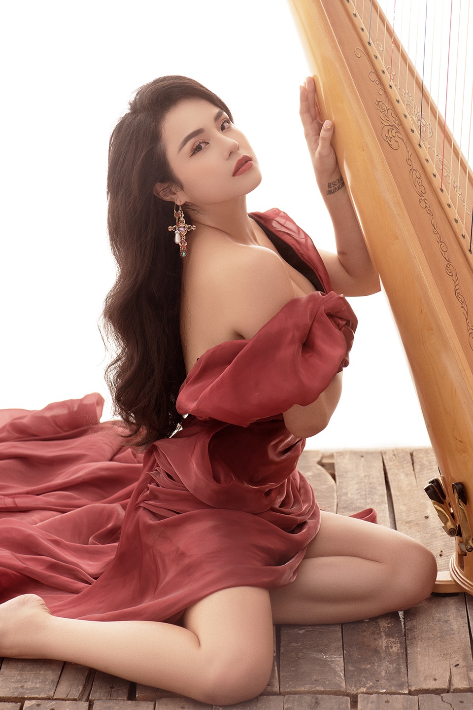 Thái Trinh tung ảnh gợi cảm sau chia tay Quang Đăng - 3 Thái Trinh tung ảnh gợi cảm sau chia tay Quang Đăng - 3
