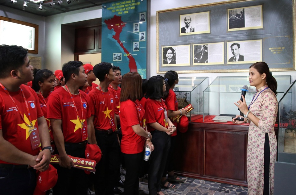 Động lực nhân đôi khi “Tôi yêu Tổ quốc tôi” đến thành phố mang tên Bác - 3 Động lực nhân đôi khi “Tôi yêu Tổ quốc tôi” đến thành phố mang tên Bác - 3