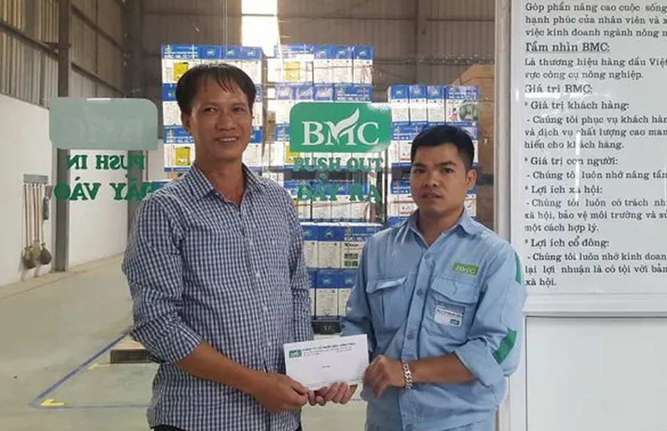 Câu chuyện đẹp đằng sau lời nhắn tìm trả lại 12 triệu đồng tiền đền bù thừa - 1