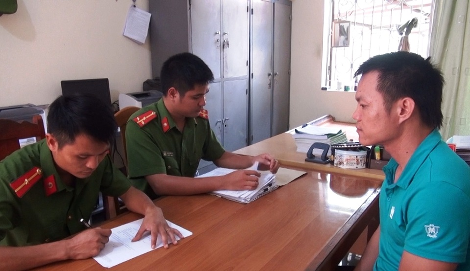 Đối tượng cầm đầu ổ nhóm “tín dụng đen” ra đầu thú - 2 Đối tượng cầm đầu ổ nhóm “tín dụng đen” ra đầu thú - 2