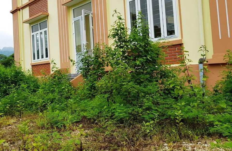 Công sở gần 6 tỷ đồng bỏ hoang vì... không có điện - 6 Công sở gần 6 tỷ đồng bỏ hoang vì... không có điện - 6