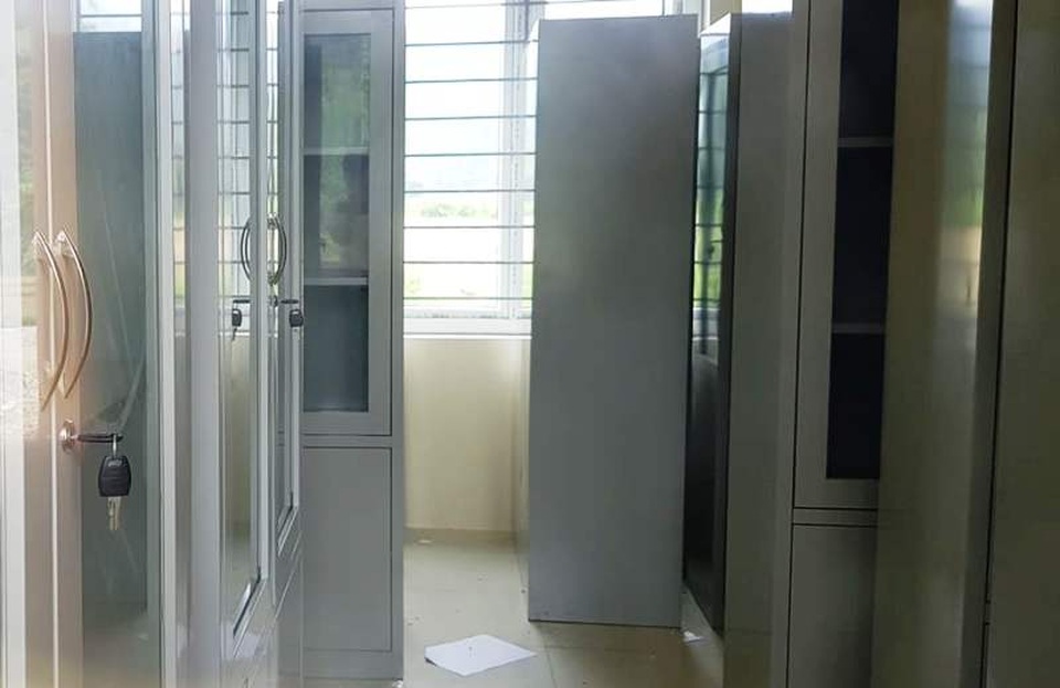 Công sở gần 6 tỷ đồng bỏ hoang vì... không có điện - 3 Công sở gần 6 tỷ đồng bỏ hoang vì... không có điện - 3