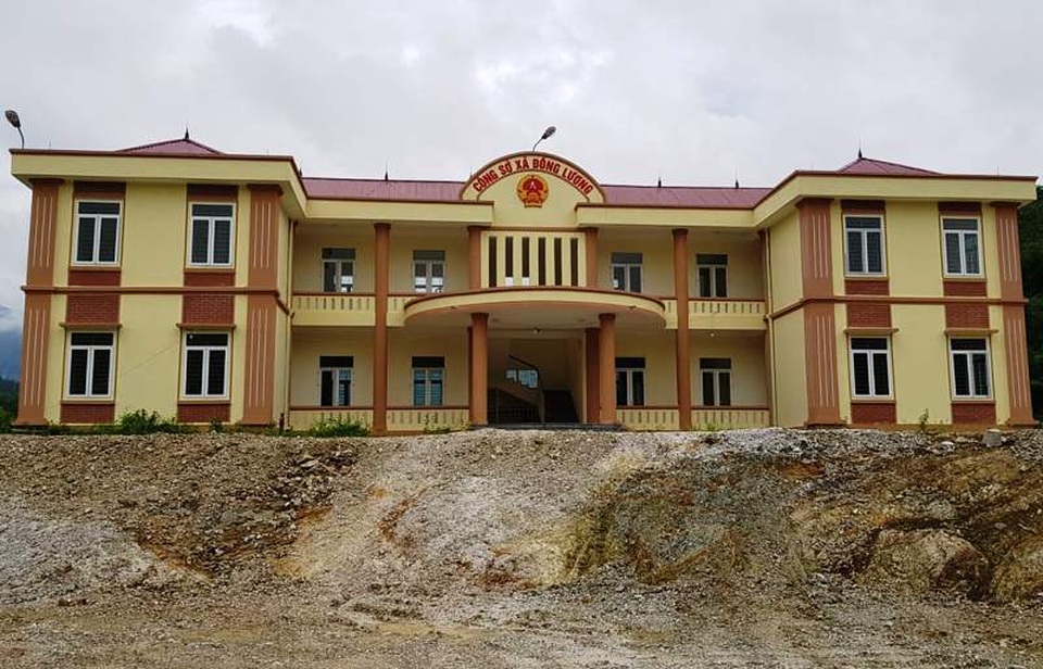 Công sở gần 6 tỷ đồng bỏ hoang vì... không có điện - 1 Công sở gần 6 tỷ đồng bỏ hoang vì... không có điện - 1