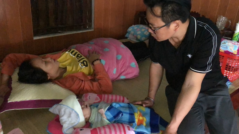 Bé gái mang u khủng dị thường trên mặt ra đi trong nỗi xót xa! - 4 Bé gái mang u khủng dị thường trên mặt ra đi trong nỗi xót xa! - 4