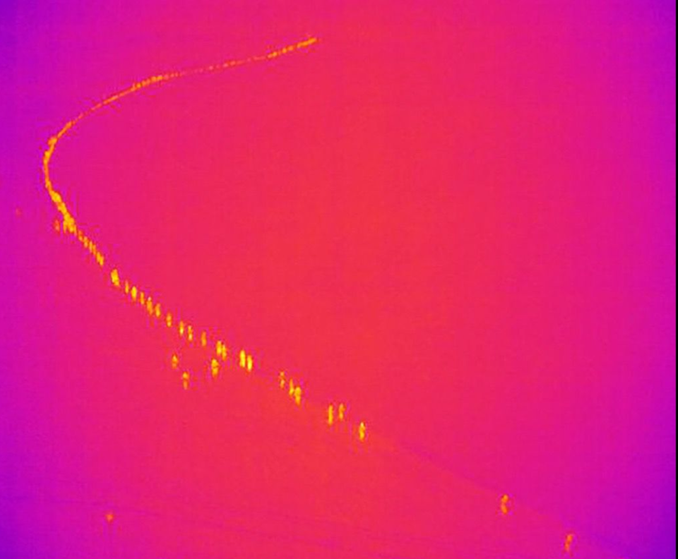 Ly kỳ hành trình giải cứu bé trai 6 tuổi bị mất tích bằng drone - 2 Ly kỳ hành trình giải cứu bé trai 6 tuổi bị mất tích bằng drone - 2