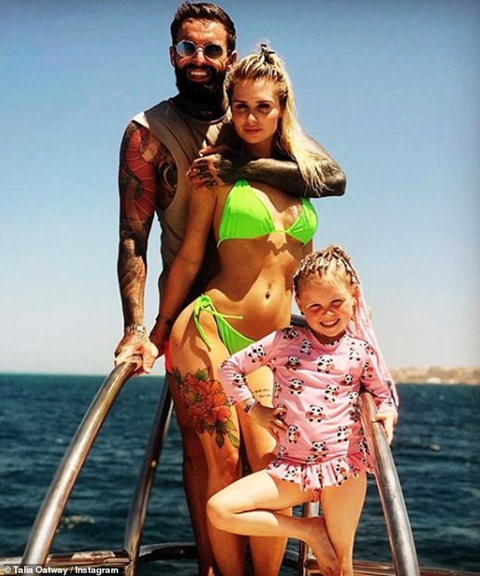 Aaron Chalmers xác nhận bạn gái cũ đã có bầu - 1 Aaron Chalmers xác nhận bạn gái cũ đã có bầu - 1