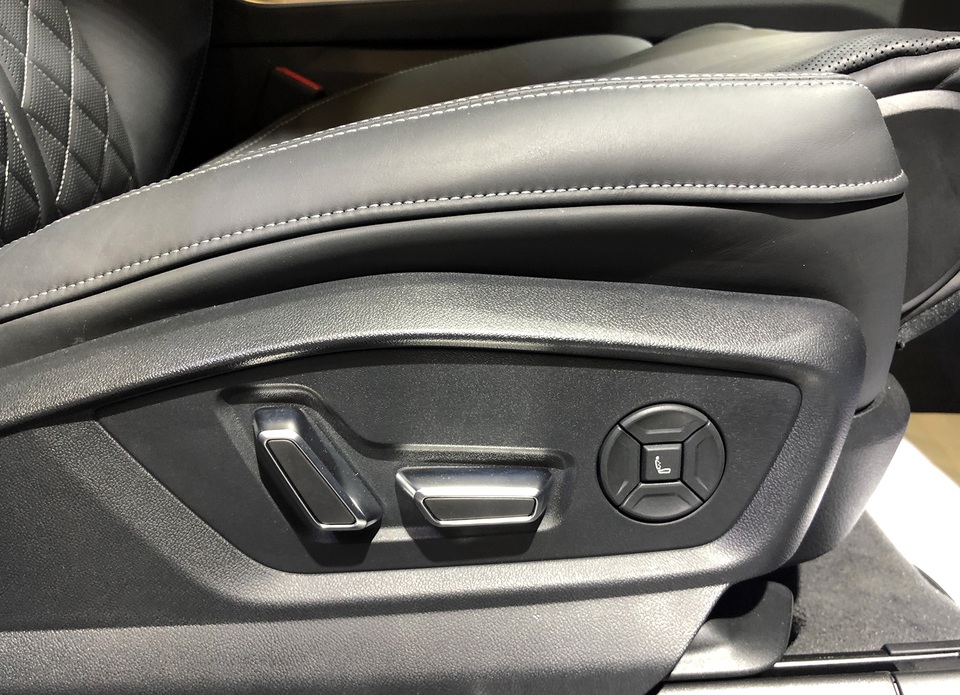 Audi ra mắt Q8 mới, khởi điểm từ 4,5 tỉ đồng - 5 Audi ra mắt Q8 mới, khởi điểm từ 4,5 tỉ đồng - 5