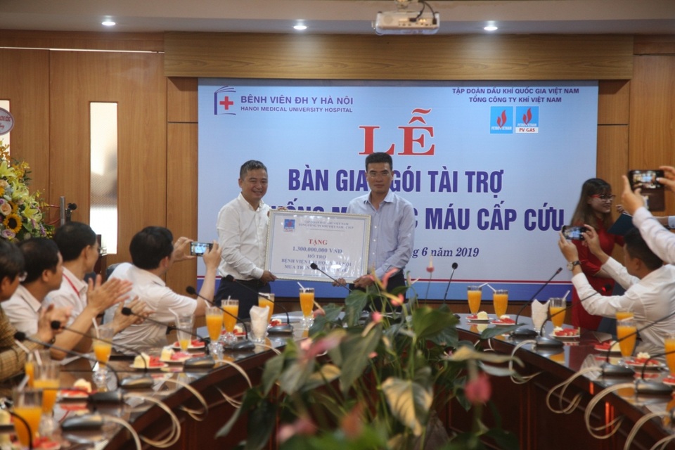 PVN, PV GAS tài trợ thiết bị y tế cho Bệnh viện Đại học Y Hà Nội - 1 PVN, PV GAS tài trợ thiết bị y tế cho Bệnh viện Đại học Y Hà Nội - 1