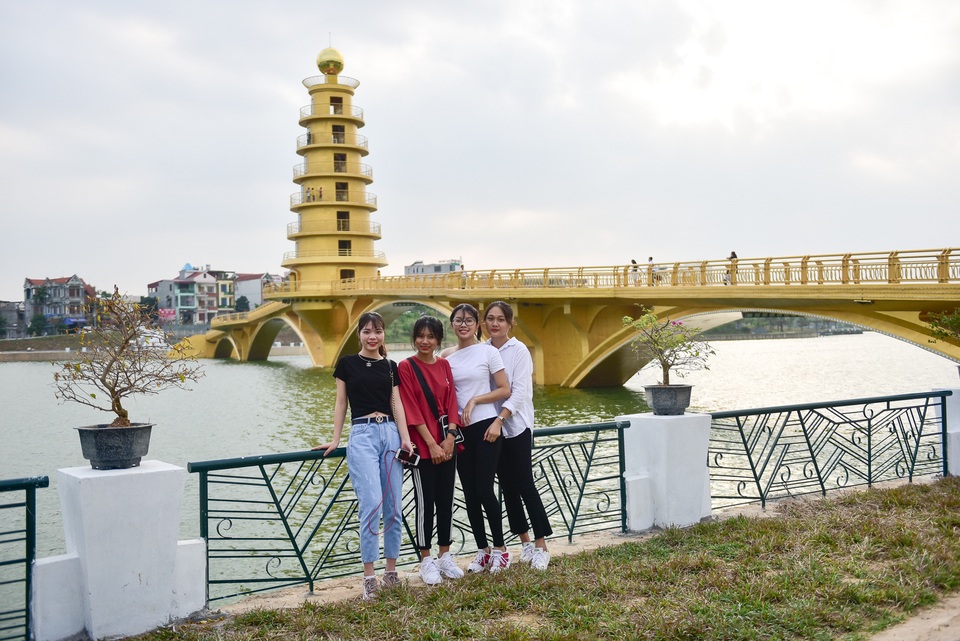 Toàn cảnh cây cầu đi bộ với kiến trúc tháp 7 tầng độc nhất vô nhị tại Phú Thọ - 8