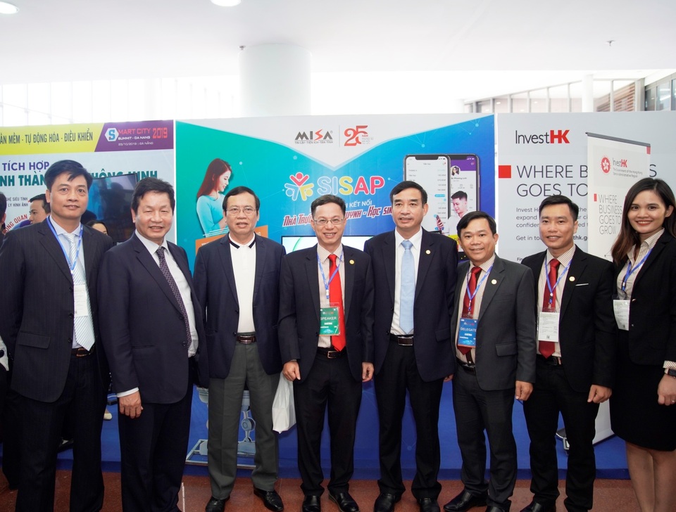Tiết kiệm 80% thời gian đóng học phí với SISAP - giải pháp trường học thông minh gây ấn tượng tại Smart City 2019 - 1 Tiết kiệm 80% thời gian đóng học phí với SISAP - giải pháp trường học thông minh gây ấn tượng tại Smart City 2019 - 1